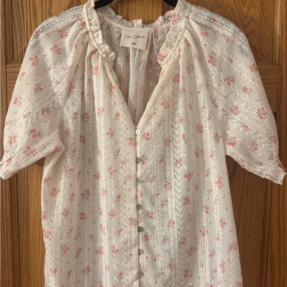 NWOT beautiful Ecru blouse - Picture 4 of 4